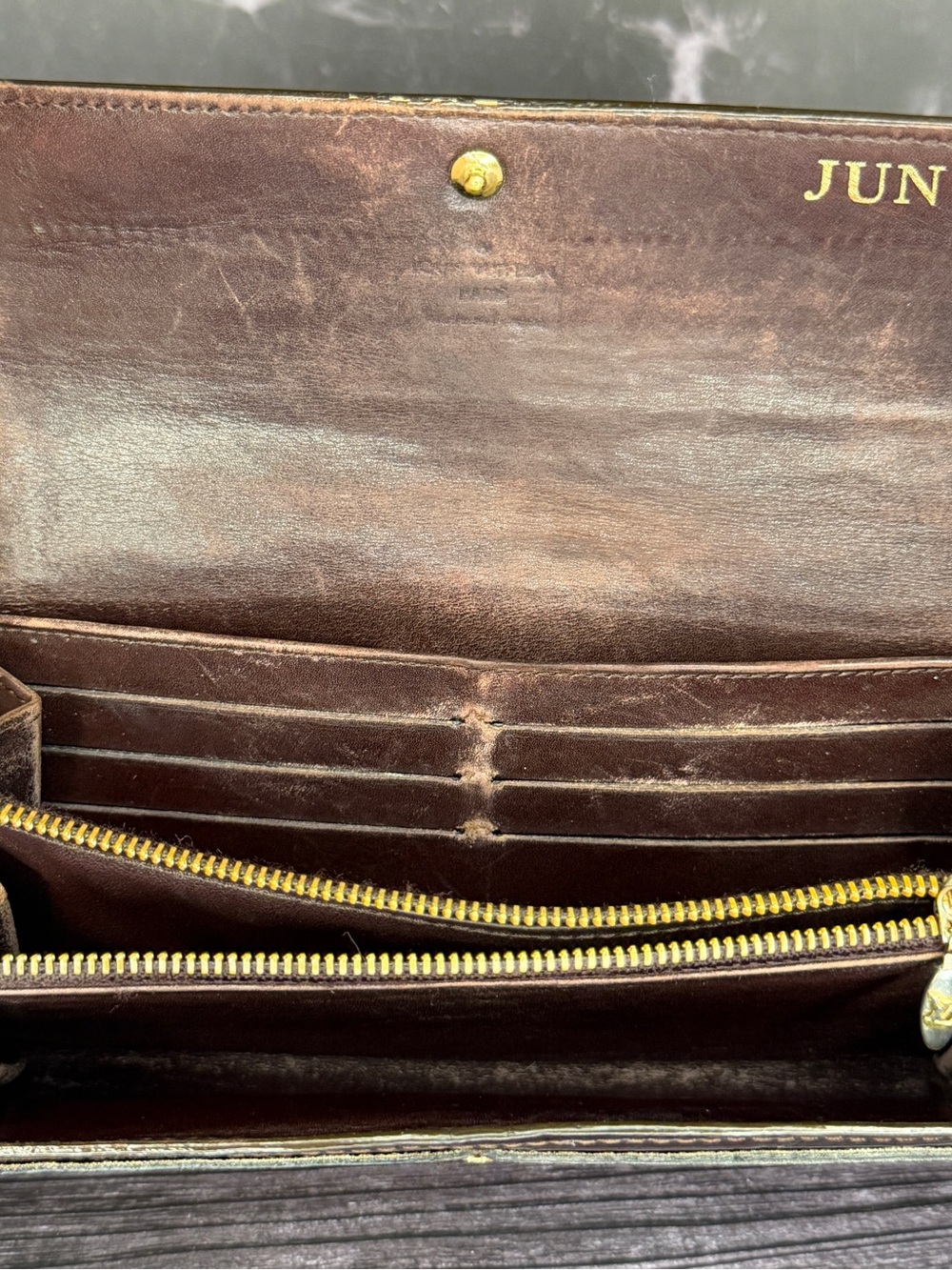 Louis Vuitton Amarante Vernis Sarah Wallet | LV Patent Leather | Full Inclusion - Picture 8 of 9